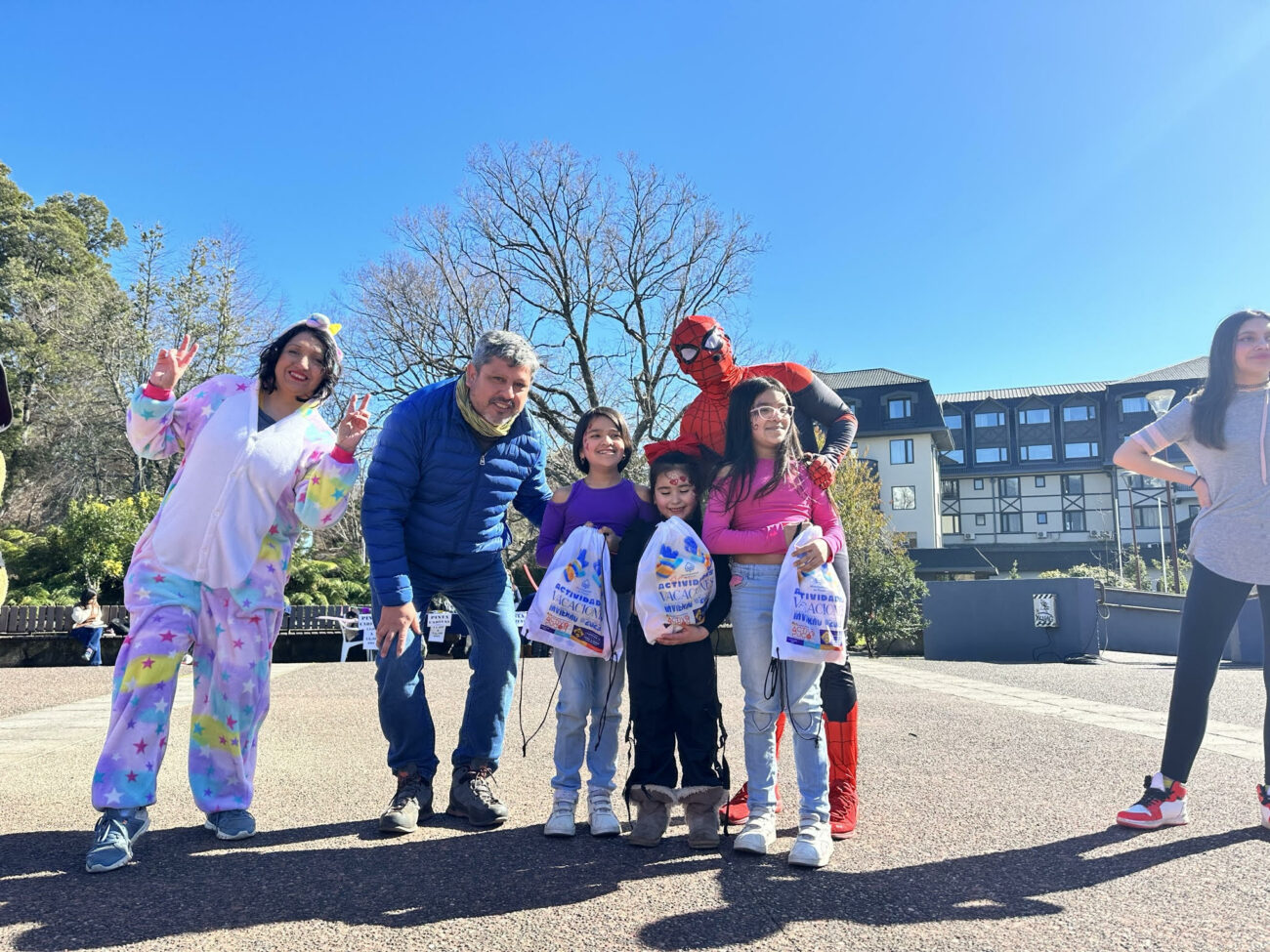 CON DIVERSAS ACTIVIDADES SE CONMEMORÓ EL MES DEL NIÑ@ EN PUCÓN – Website de la Municipalidad de Pucón