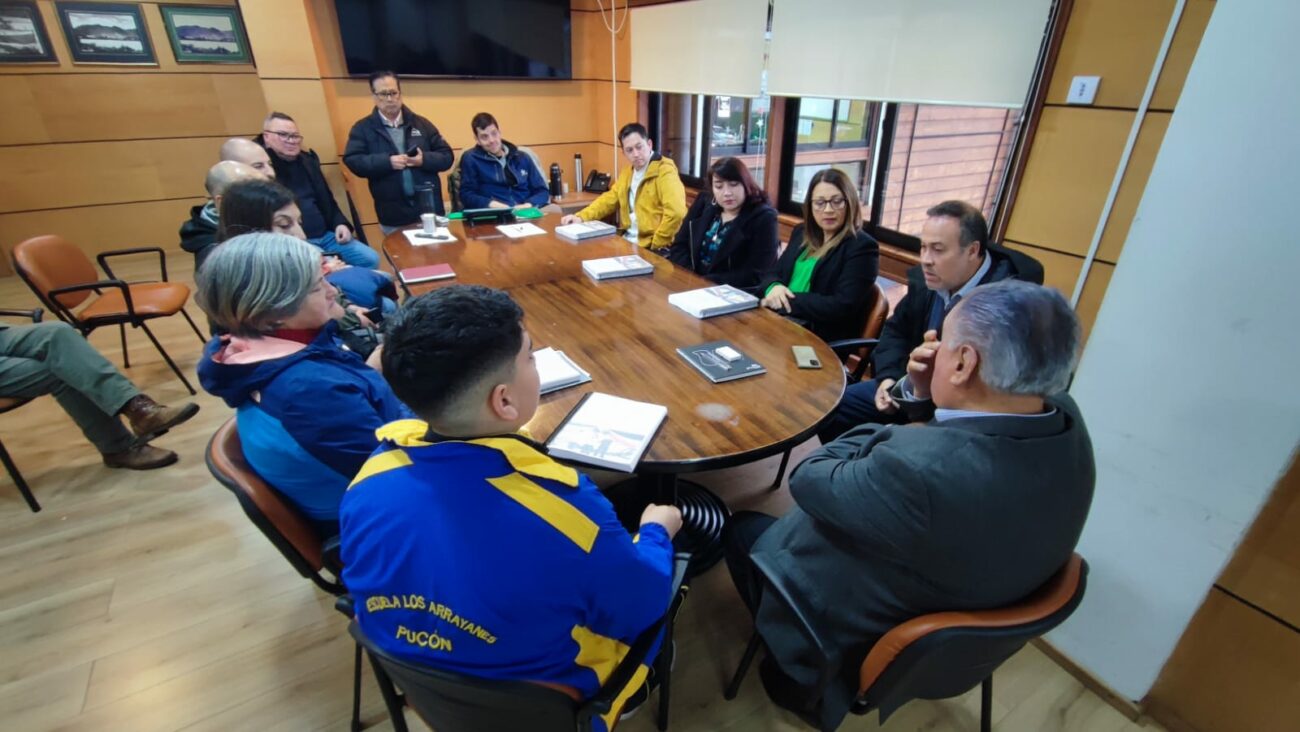 DEPARTAMENTO DE EDUCACIÓN DE PUCÓN ENTREGÓ PLAN ANUAL EDUCATIVO MUNICIPAL 2024 – Website de la Municipalidad de Pucón