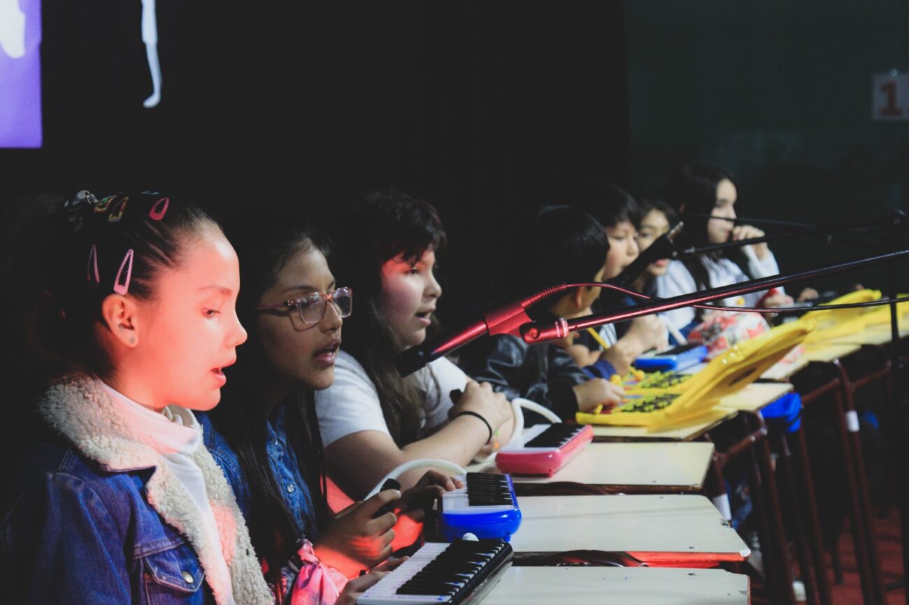 ESCUELA DE VILLA SAN PEDRO DE PUCÓN CELEBRÓ EL MES DE LA MÚSICA CHILENA – Website de la Municipalidad de Pucón