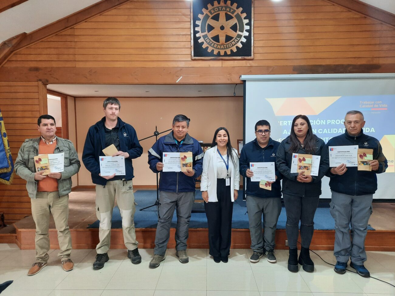 ORGANIZACIONES LABORALES DE PUCÓN OBTUVIERON CERTIFICACIÓN DEL PROGRAMA TRABAJAR CON CALIDAD DE VIDA LABORAL1