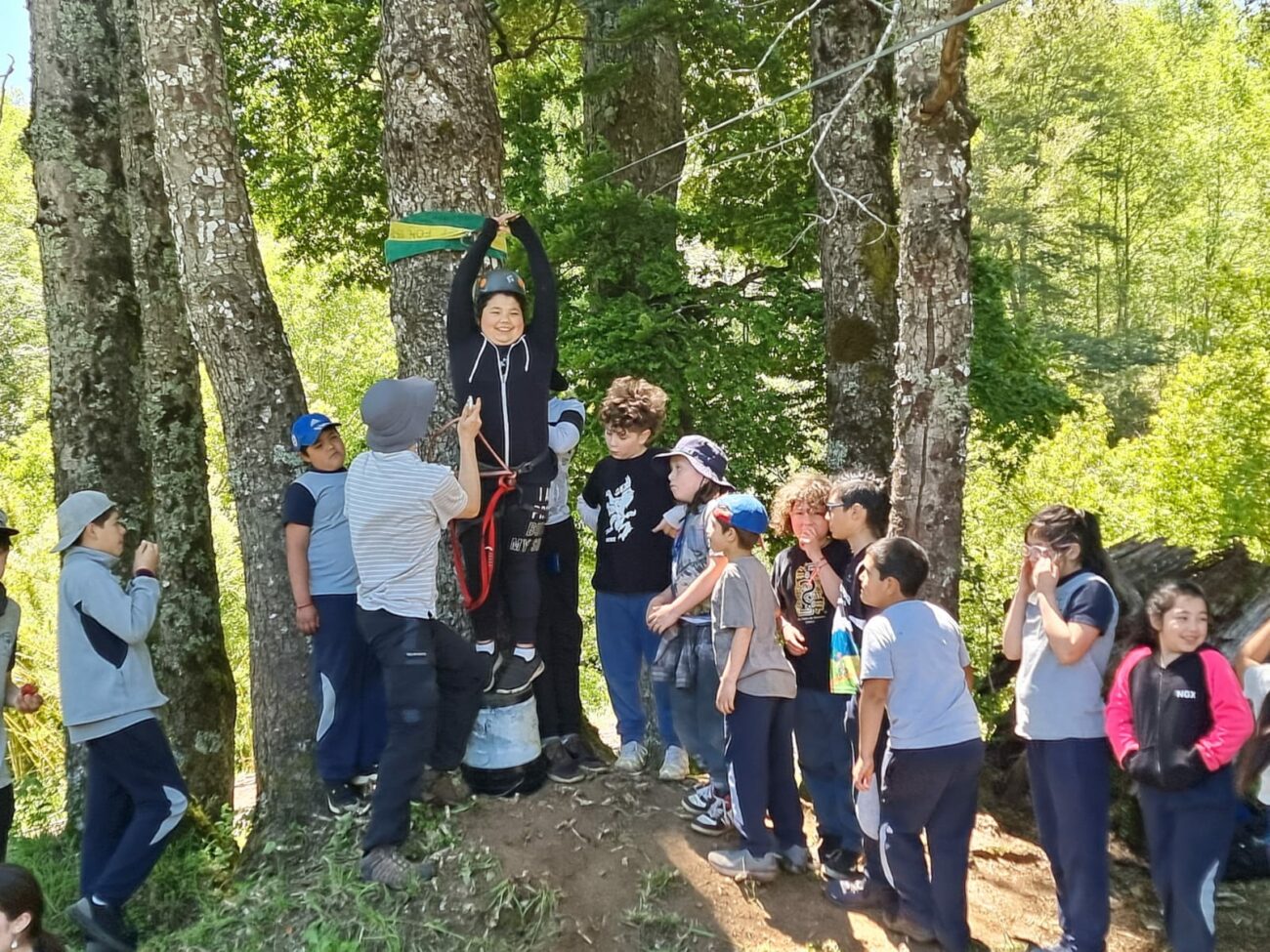 ESTUDIANTES DE LA ESCUELA VILLA SAN PEDRO DE PUCÓN CELEBRARON DÍA DE LA ALIMENTACIÓN SALUDABLE – Website de la Municipalidad de Pucón