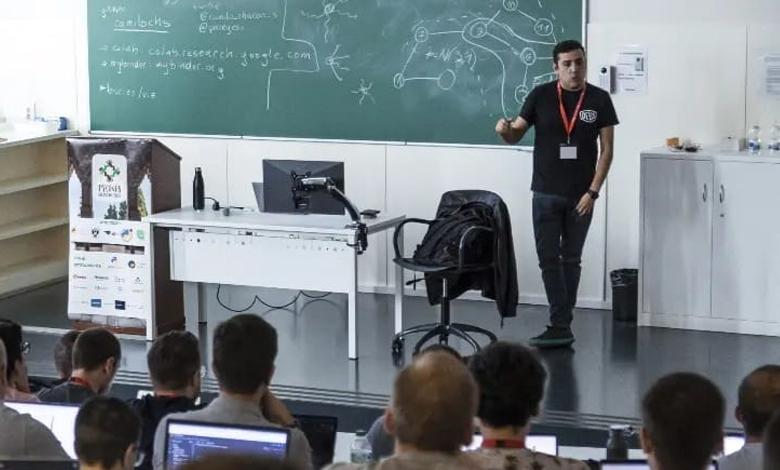 Informático chilote triunfa en Europa con libros sobre programación