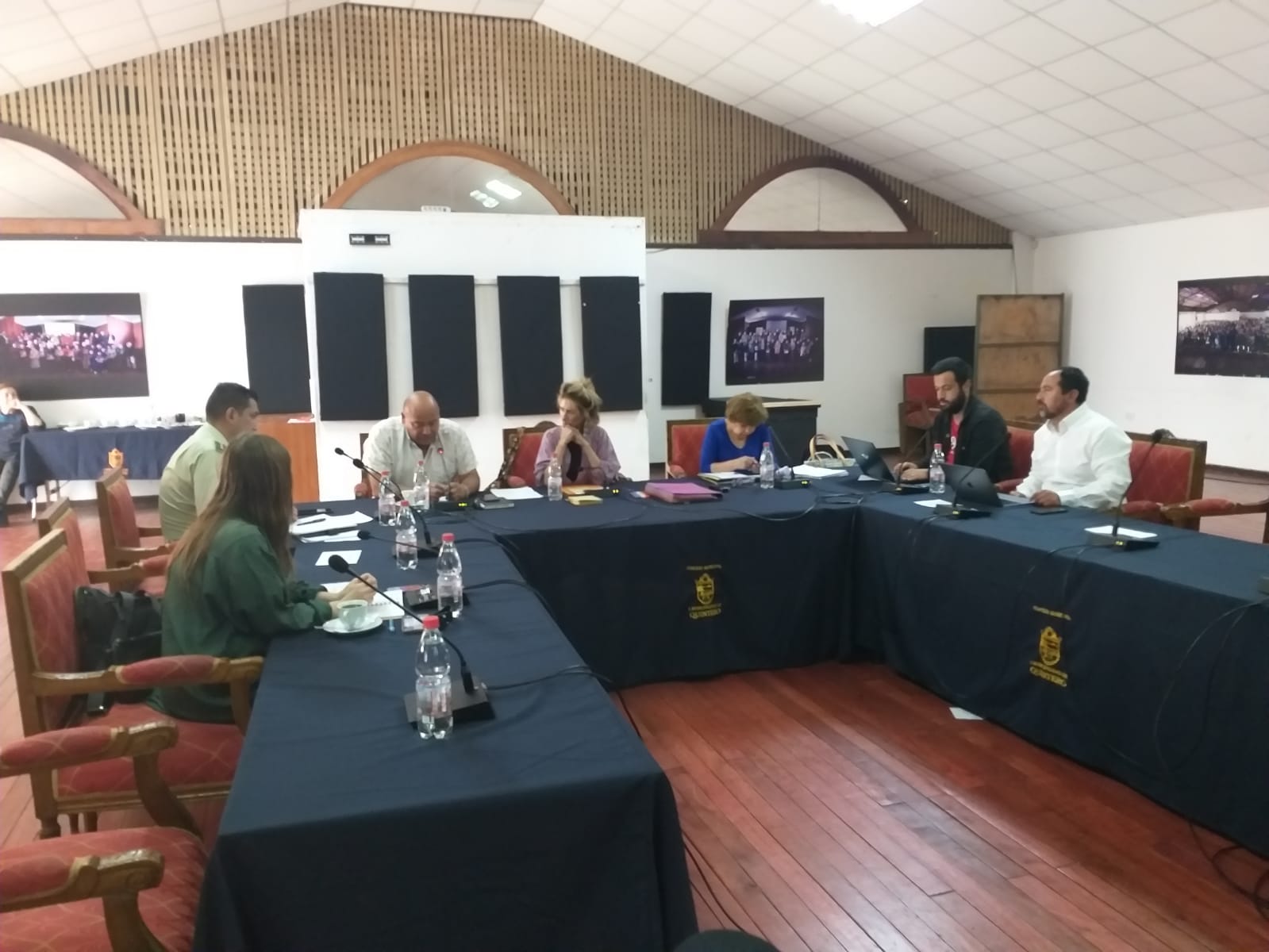 Comisión De Medio Ambiente Aborda Denuncias Con Respecto A Las Fiestas Masivas Que Se Hacen Durante Años En Punta De Piedra