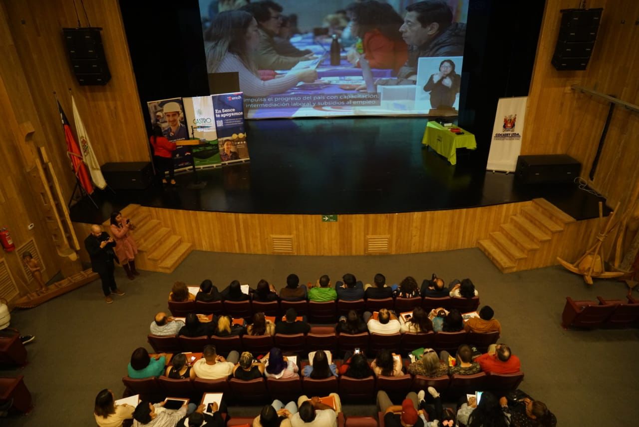 Más de 100 castreños recibieron sus certificados después de capacitarse en 4 cursos diferentes