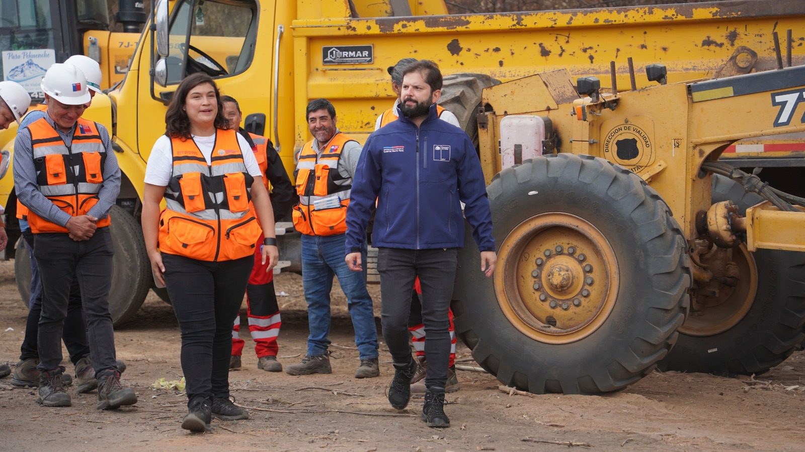 ALCALDESA TOLEDO Y PRESIDENTE BORIC RECORREN LAS PRIMERAS 12 VIVIENDAS DE EMERGENCIA EN VILLA ALEMANA