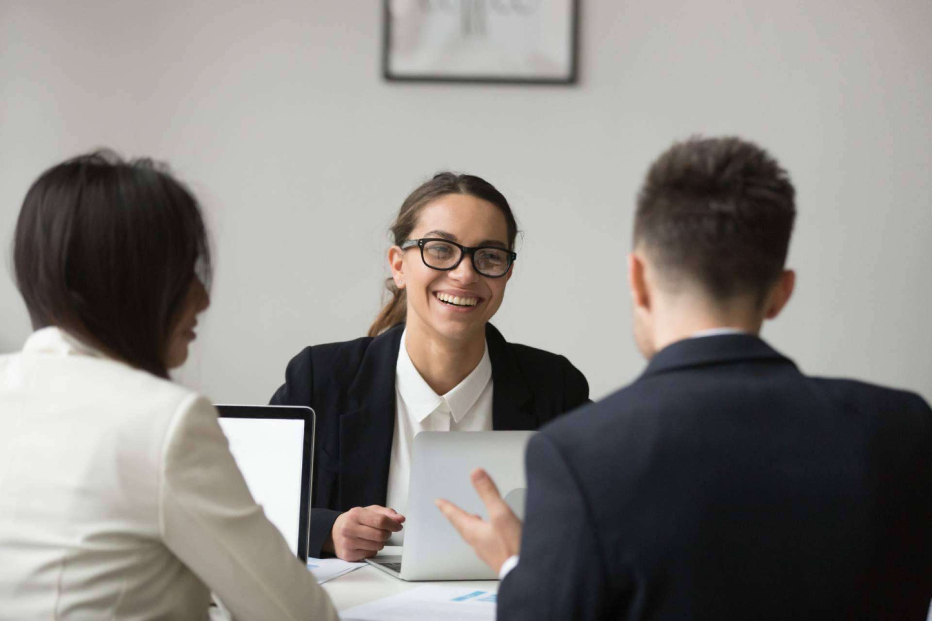 HR Consultant; donde el talento ejecutivo encuentra dirección, respaldo y resultados